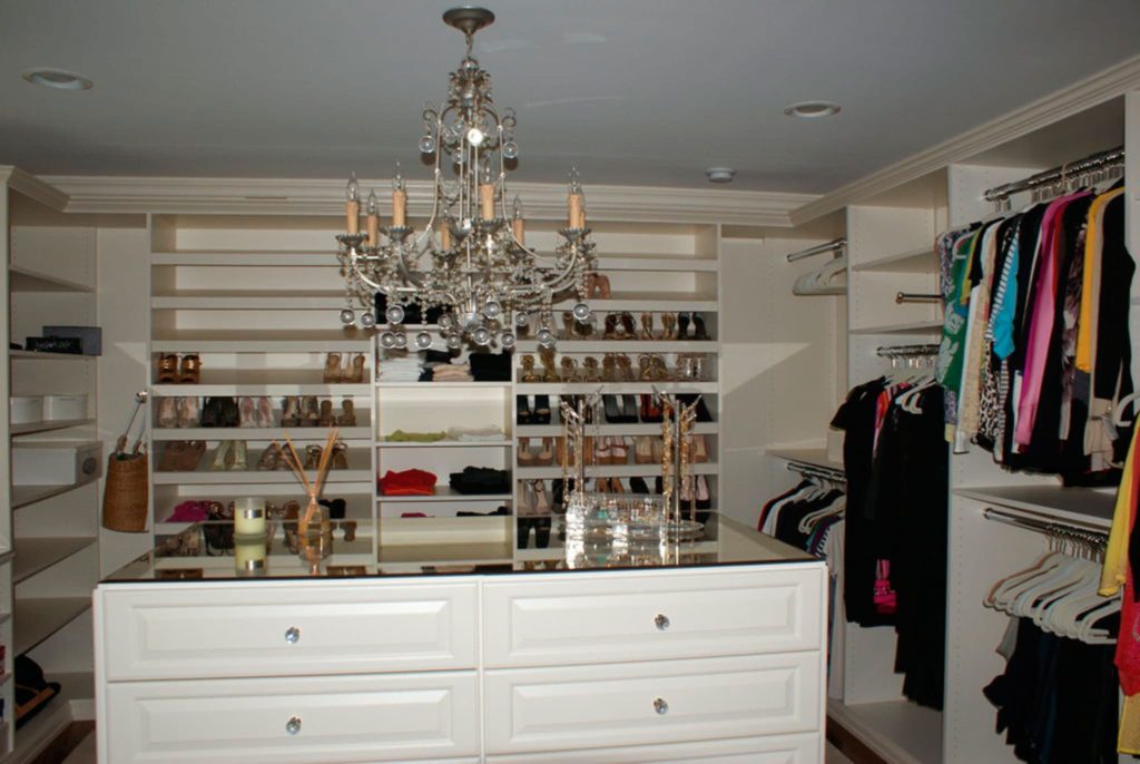 Walk-In Closet Design - Hensley Custom Building Group